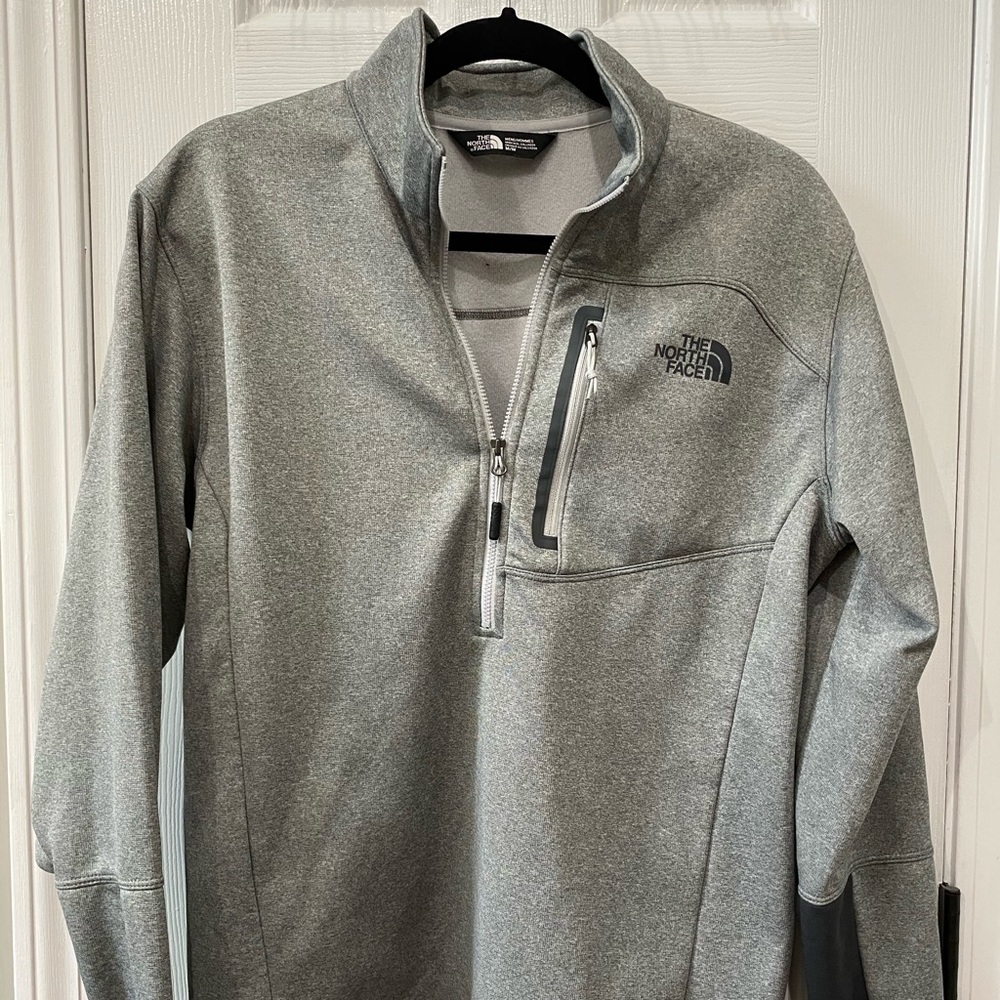 The North Face “Canyon Lands” pullover